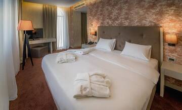 Угловой номер. в Отеле The Grand Gloria Hotel